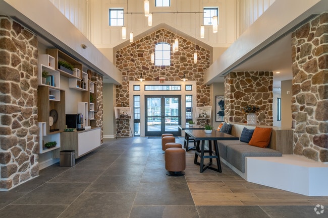 Interior Photo - Arlo