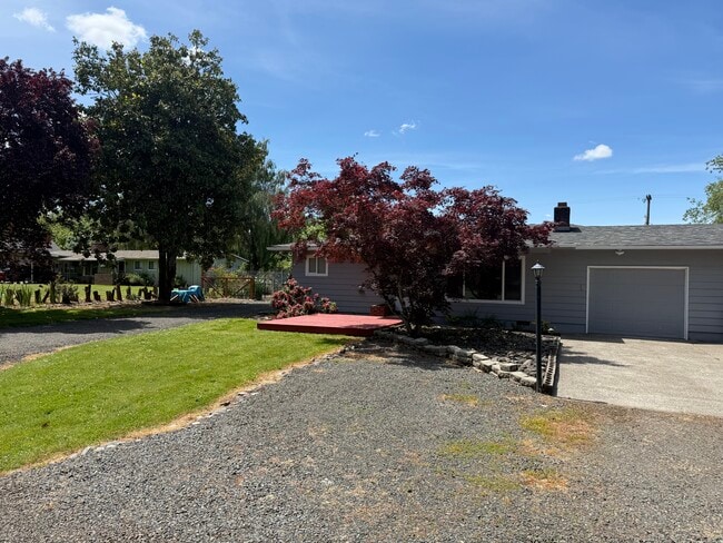 Photo - 406 Hillview Dr