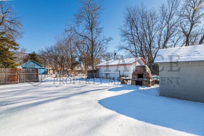 Photo - 1836 S Gold St