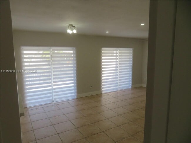 Photo - 7328 Miami Lakeway S