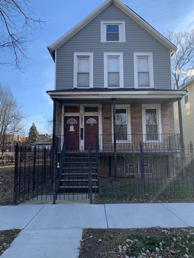 Front of Building - 7927 S Parnell Ave Apartments Unit 1