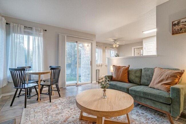 Photo - 13031 Dexter St