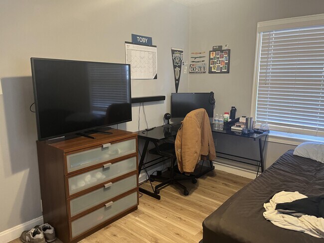 Photo - 2504 30th St