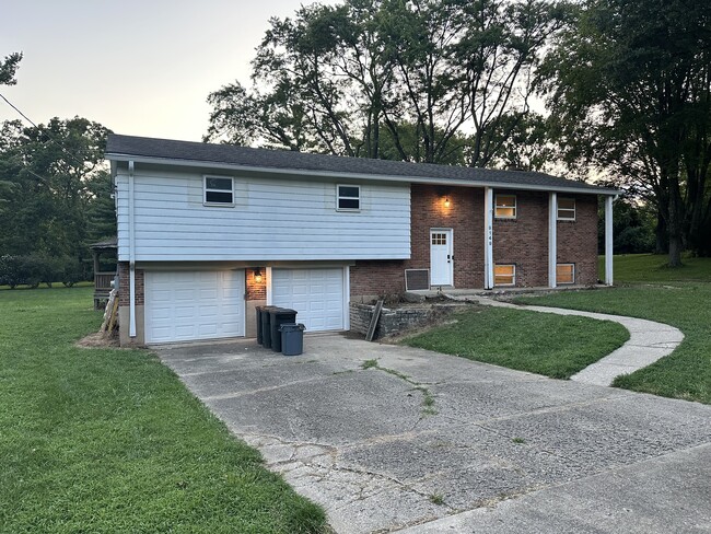 Building Photo - 9149 Wintergreen Dr Rental