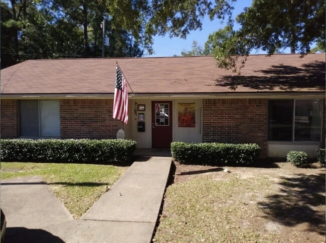 Photo - 310 W Childers St