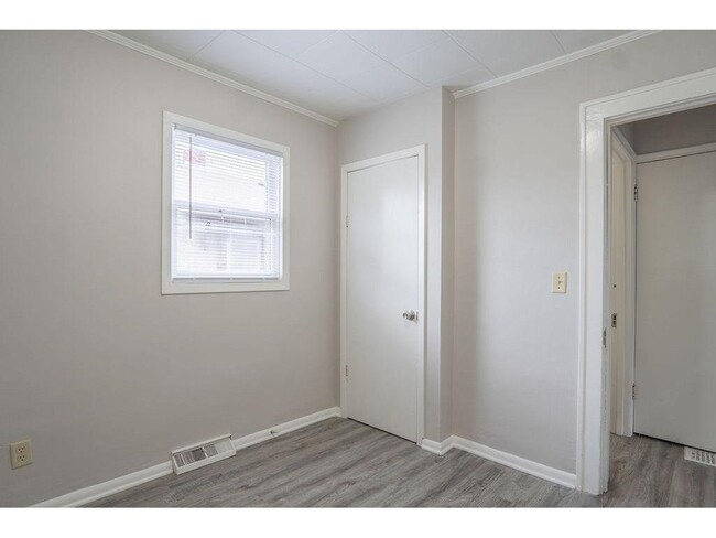 Photo - 1132 Farrington St