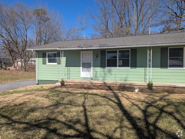 Building Photo - 327 Strouse Ave Rental