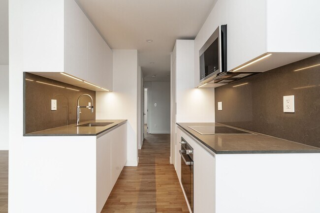 Photo - 501 Kingston Rd