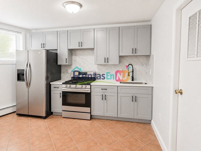 Building Photo - 121 Brookside Ave Unit 1G