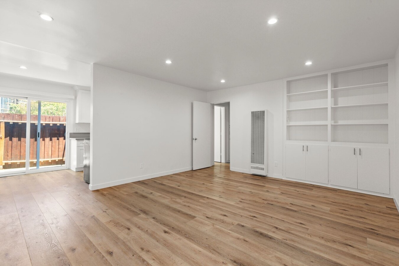 Photo - 2854 Rowena Ave