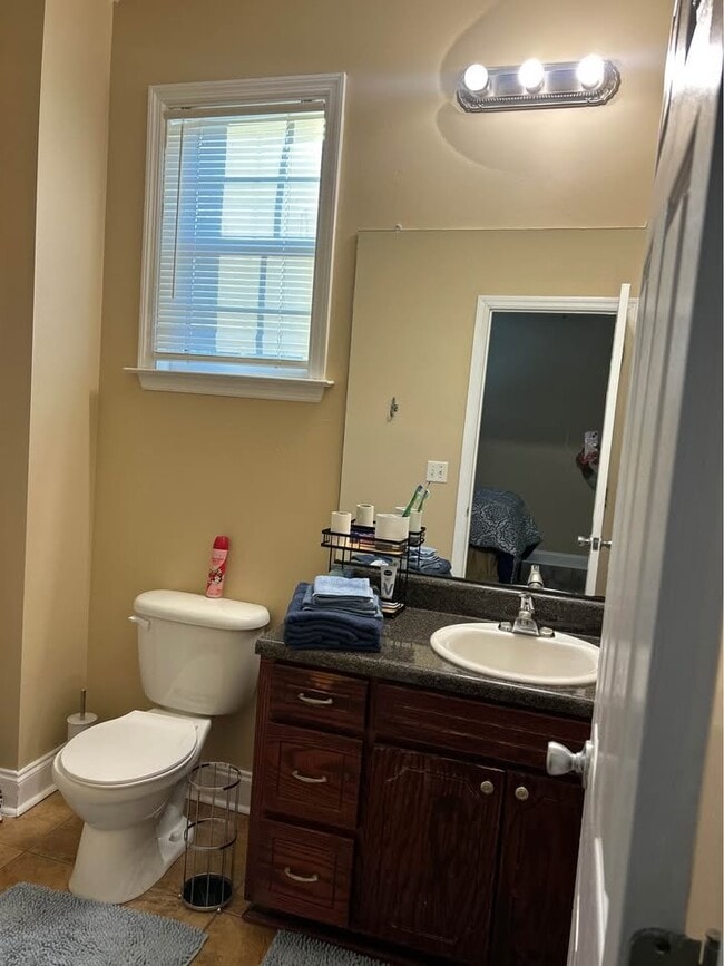 Photo - 1227 Holley St