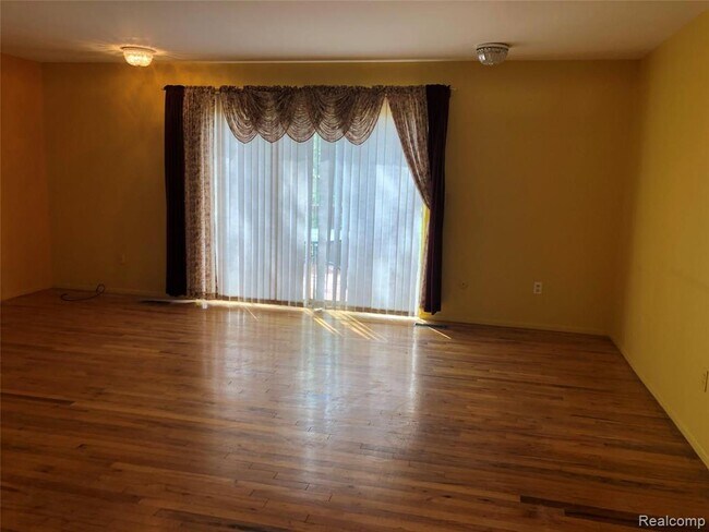 Photo - 19609 W 12 Mile Rd