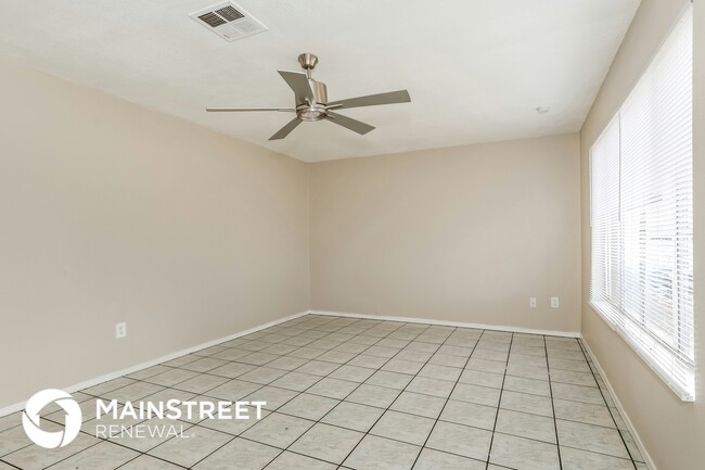 Photo - 1819 N 47th Dr