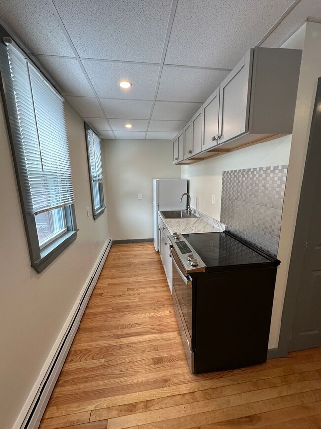 Building Photo - 209-211 State Street Unit 209-8 State Rental