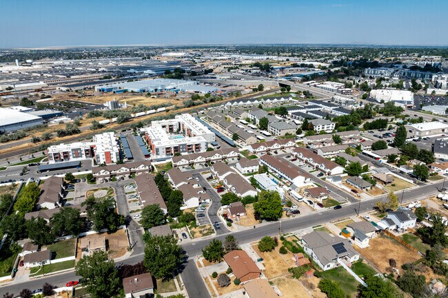 Community Context - Clearfield Townhomes