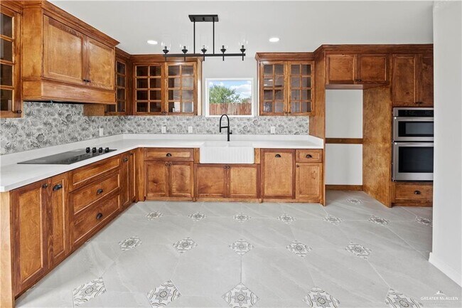 1404 Karen Dr
