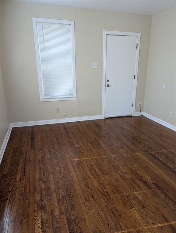 Photo - 724 W 8th St