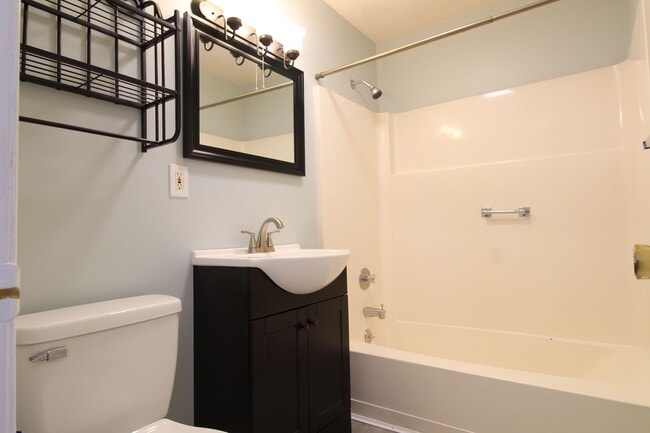 29 Center Rd Unit 3