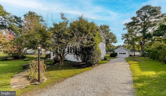 Photo - 18858 McKays Beach Rd