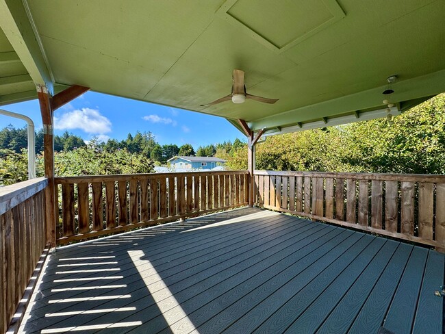 Photo - 2086 Groth Ct