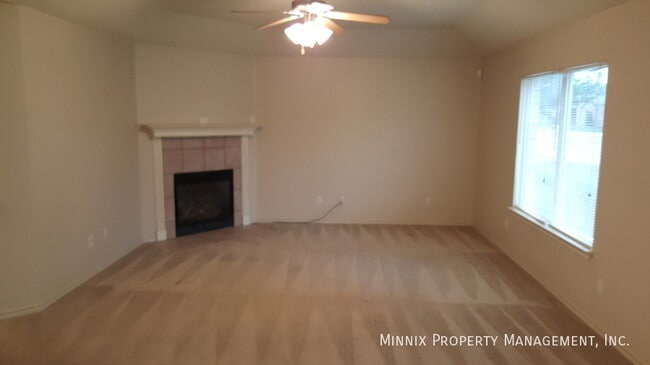 Photo - 3206 111th St