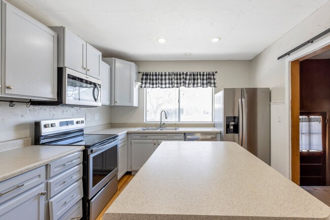 Photo - Charming 3 Bedroom Bungalow in West Valley