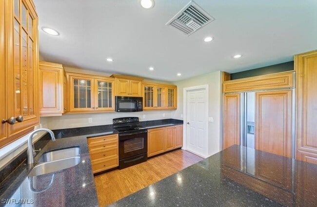 Photo - 27100 Pine Ave