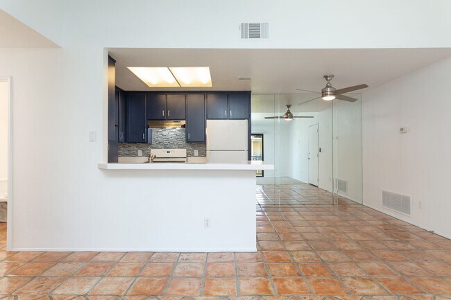 Photo - AVAIALBLE NOW! 3 BED / 2 BATH Condo in Cat...