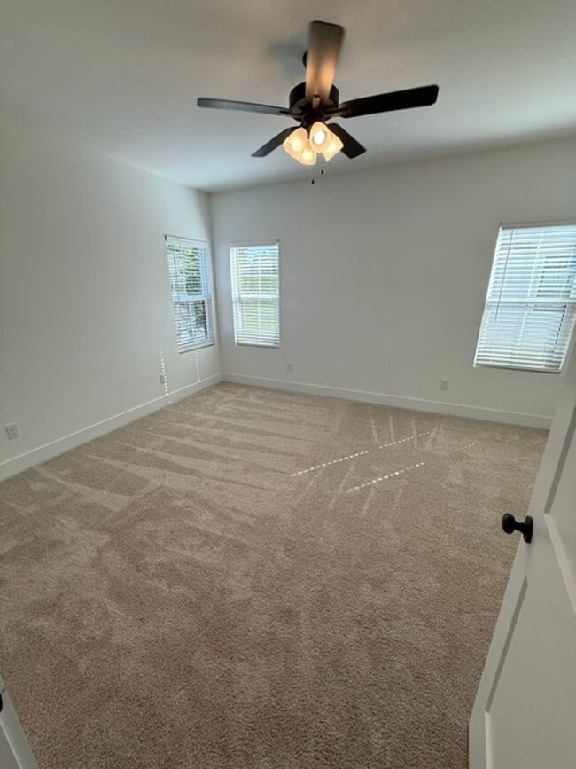 5018 Grayton Aly