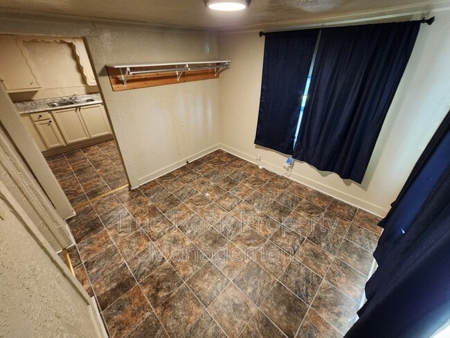 Photo - 700 1/2 W 16th Street (BILLS PAID- not including tv or wifi)