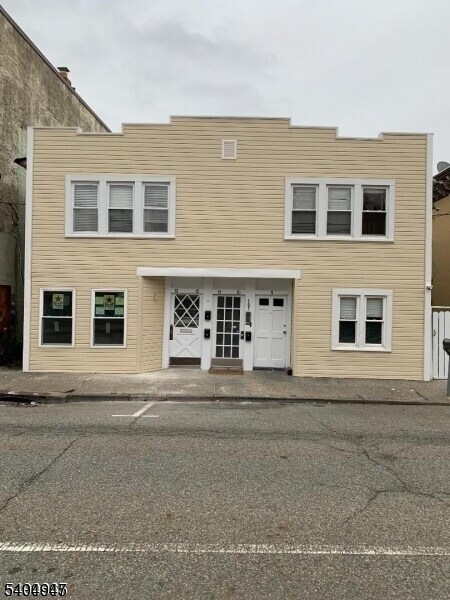 Photo - 107 Mechanic St