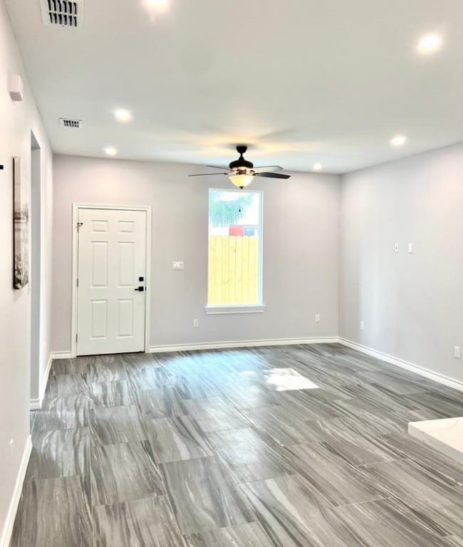 Photo - 1006 Escondido Ln