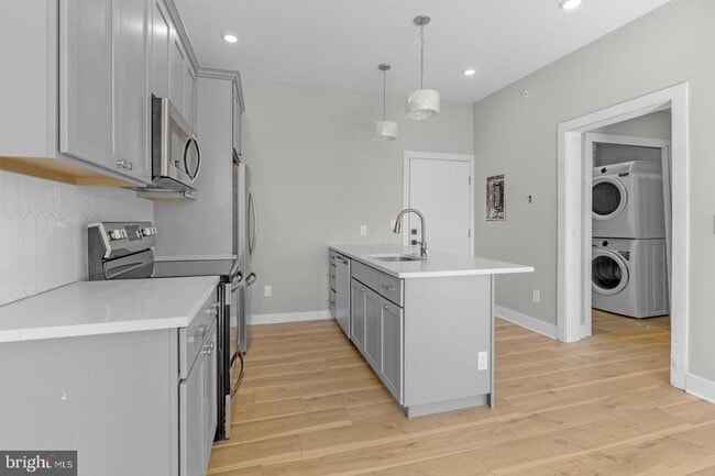 Photo - 1935 N 2nd St Unit 402