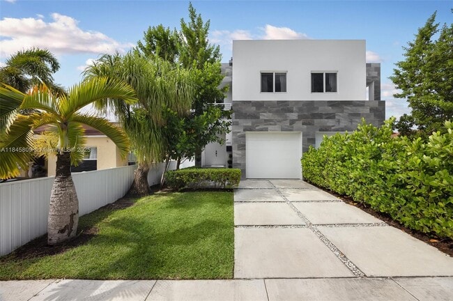 Building Photo - 3368 SW 27th St Rental