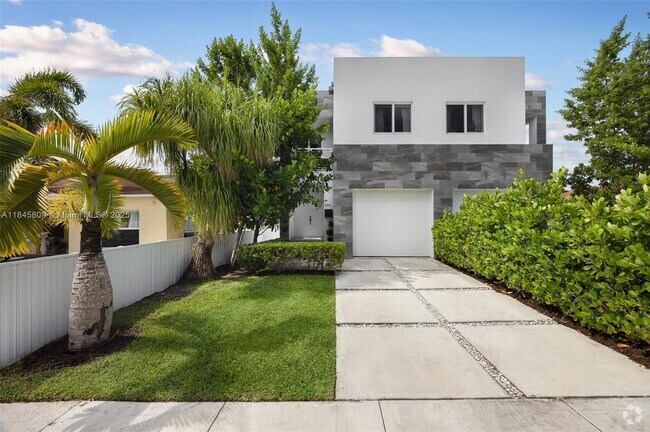 Building Photo - 3368 SW 27th St Rental