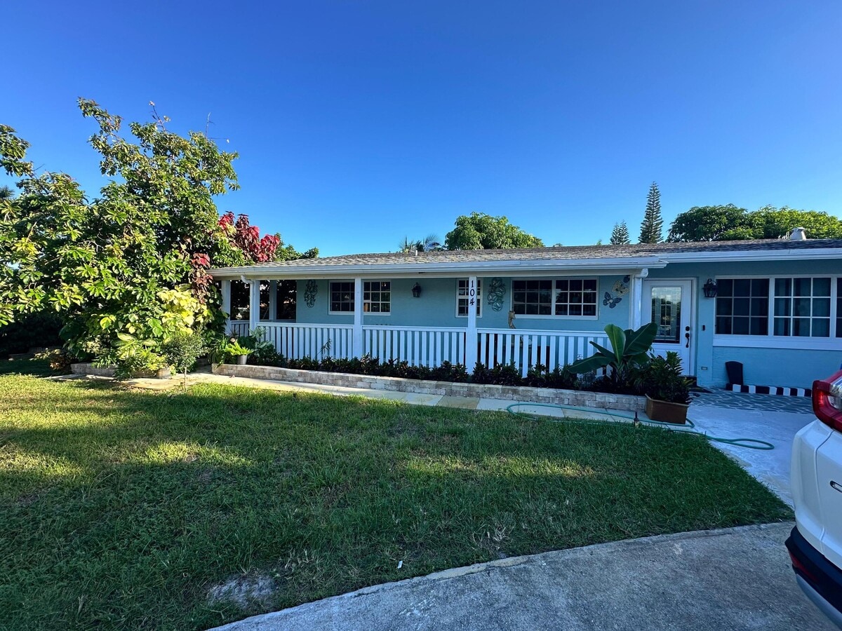 Photo - 104 NE 16th Ave