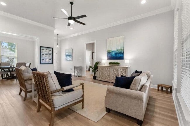 Photo - 2703 Louis Cir