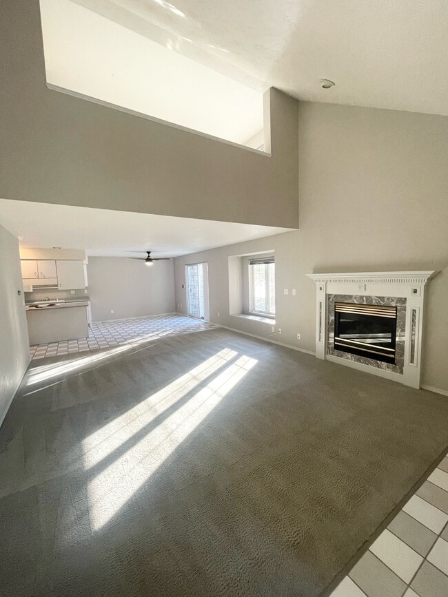 Photo - 2453 N Lynndale Dr