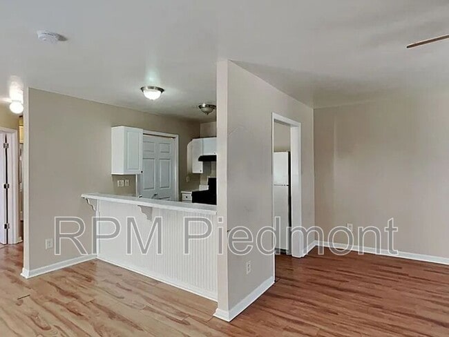 Photo - 213 Toby Springs Ln
