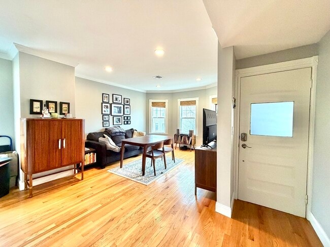 Photo - 37 Moseley St Unit 3