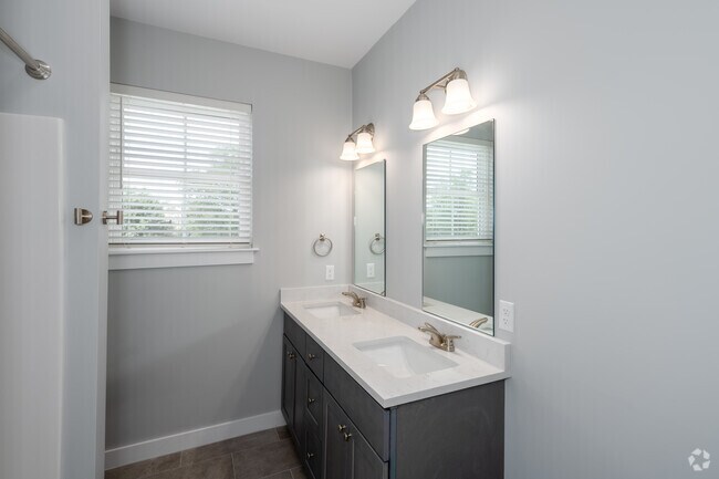 2BR, 2BA - 1,031SF - Second Bathroom
