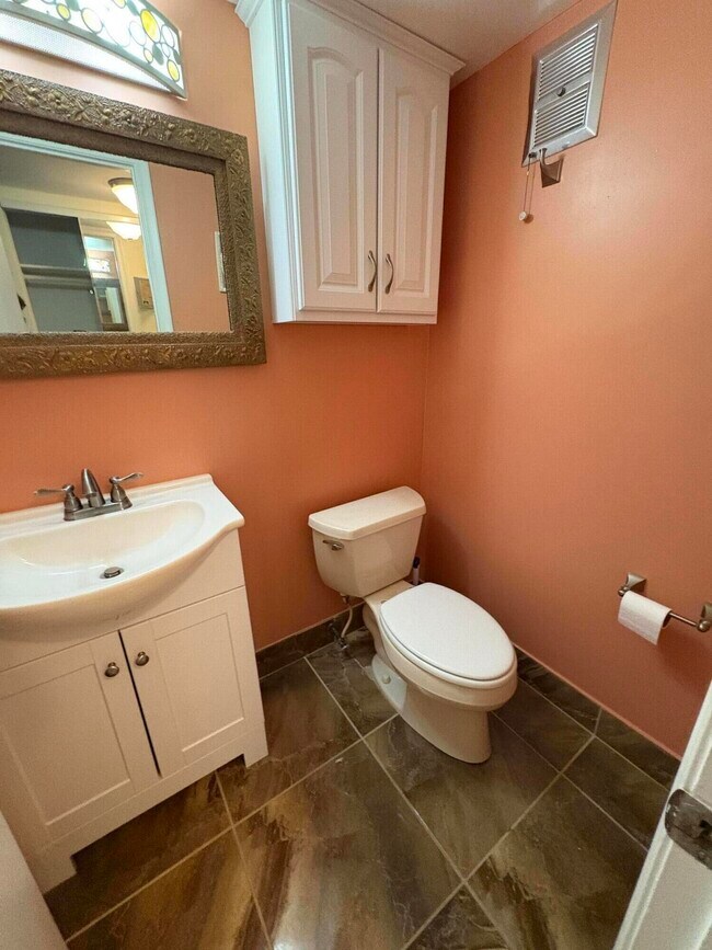 Photo - 348 Windsor O