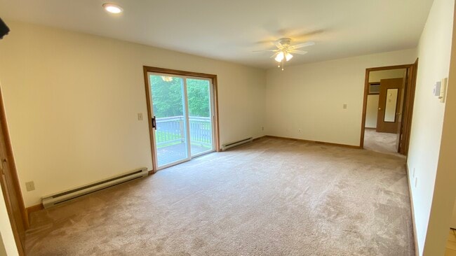 Photo - 916 Kings Rd