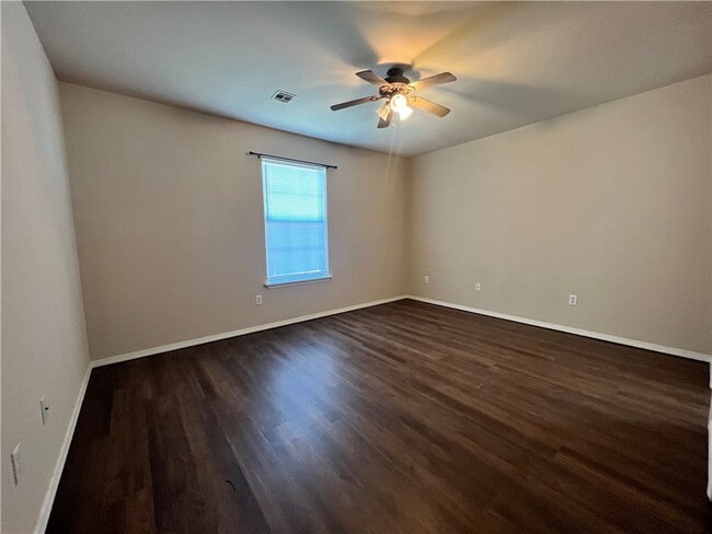 Photo - 1102 Tunbridge Dr