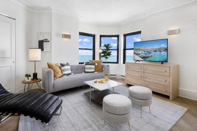 Photo - The Deco North Lake Shore