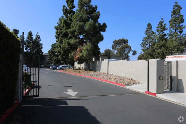 Photo - Garden Villas Apartments