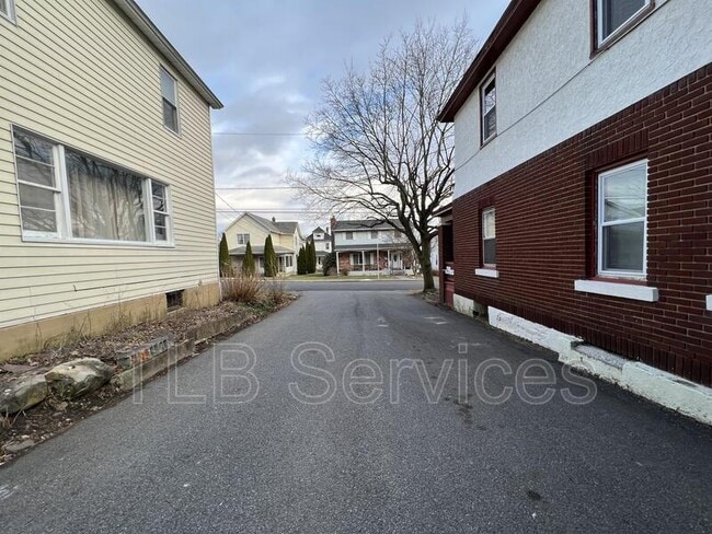 Photo - 221 3rd St