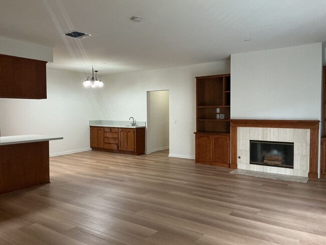Photo - Los Caballeros #235 Unit 235