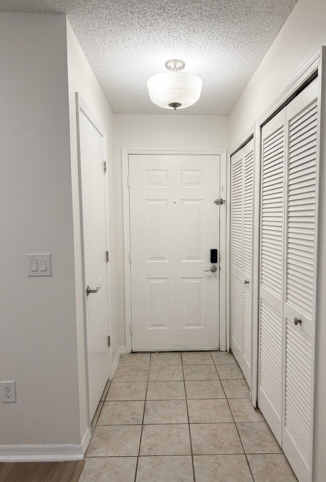 6064 Westgate Dr Unit 101