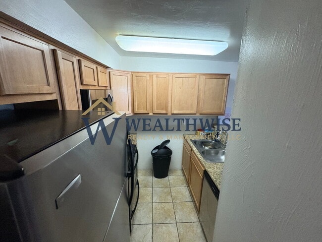 Photo - 951 N Euclid Ave